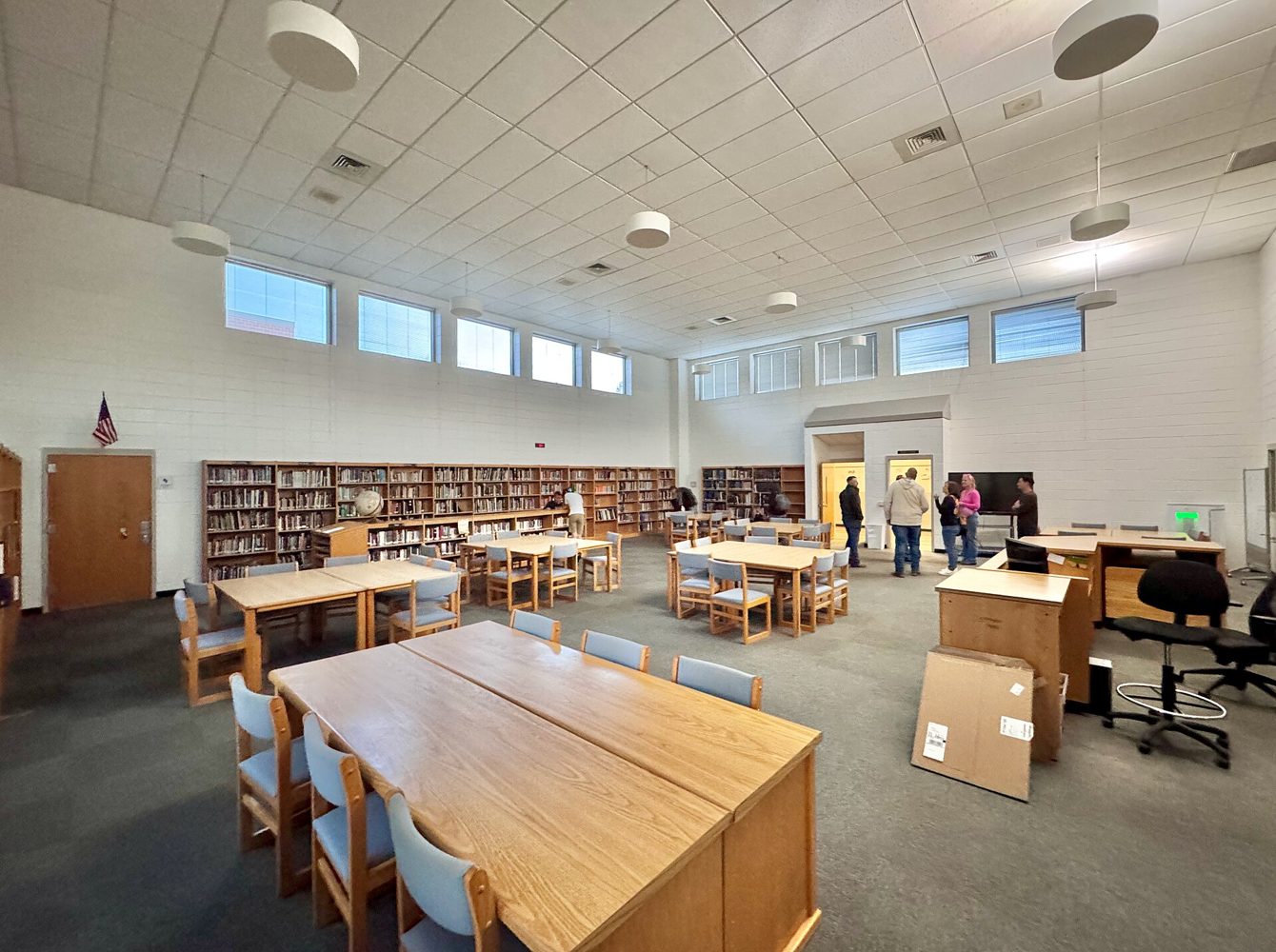 A media center-library in a modern public high school in the United States – Hayesville High School in Clay County, North Carolina 07.jpg